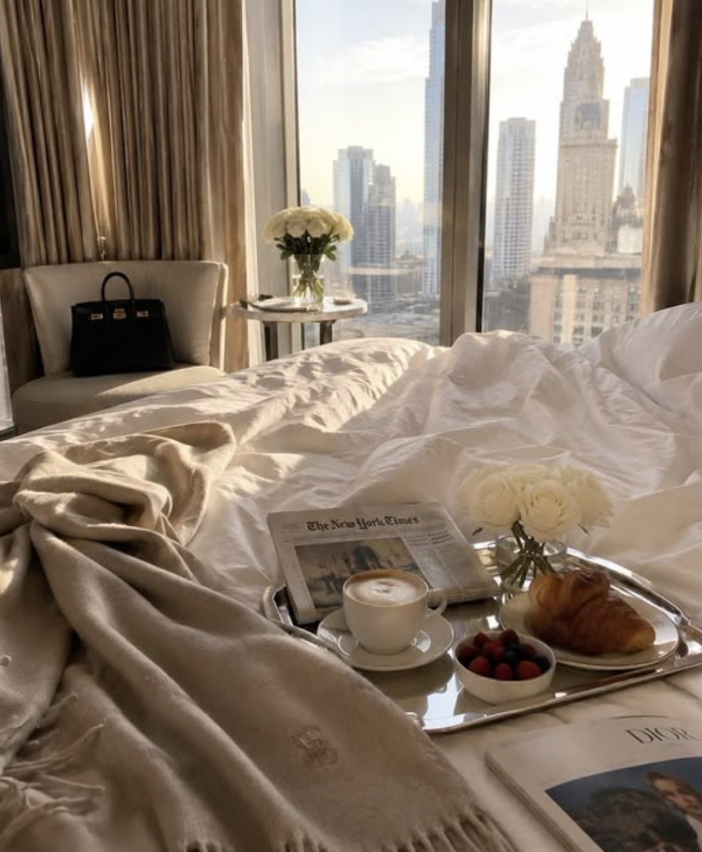 silkvanille's tweet photo. Saturday morning 
breakfast in bed https://t.co/wSSK6jHlyO