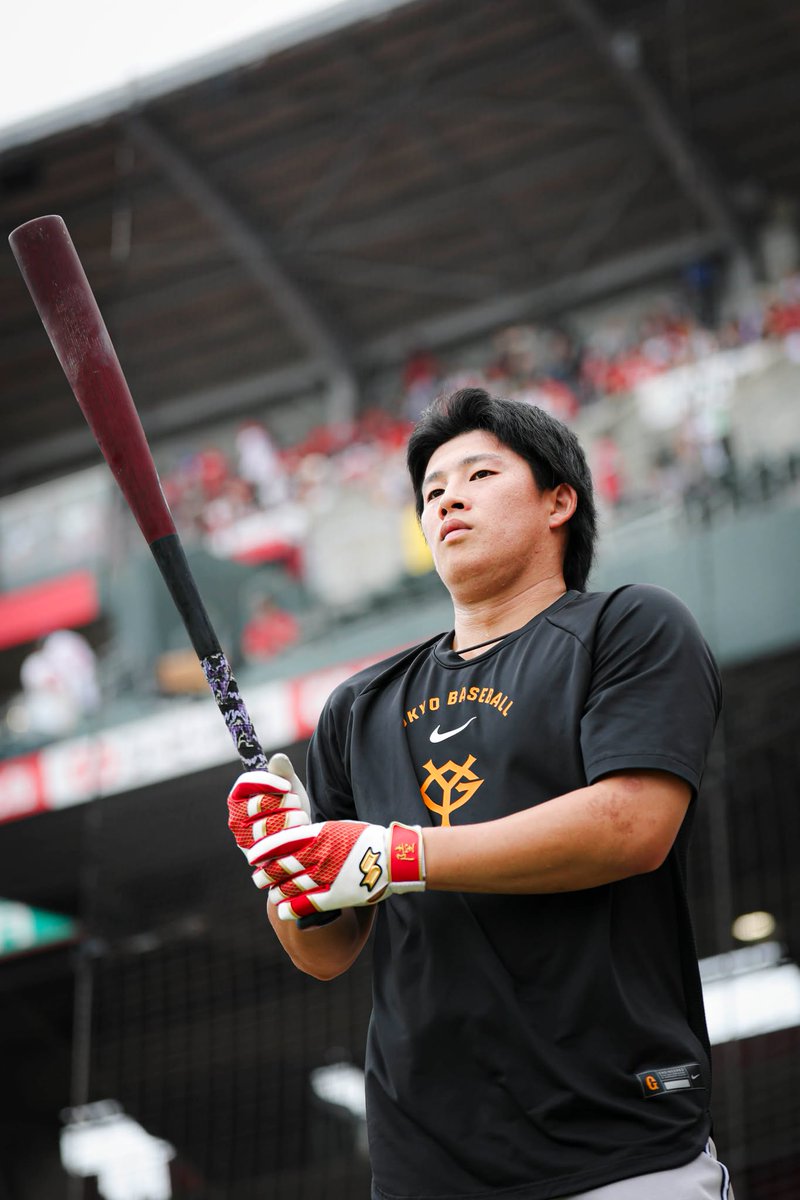 TokyoGiants's tweet photo. 【一軍】巨人 vs 広島
マツダスタジアム
18時試合開始⚾️

【放送予定】
J SPORTS 1
ニッポン放送 https://t.co/j8BuyadRh5