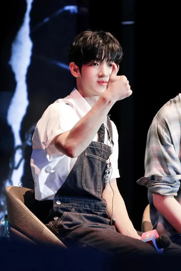 mabel_Nyx's tweet photo. กรี๊ดดดด ! ลุคนี้ยัยน้องมาก🩷
ทำไมน่ารักได้ขนาดนี้นะ 🫠

#PARKSIWOO https://t.co/0QaKFaBod4