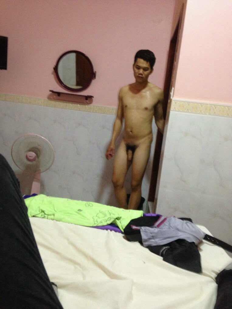 Pheaktra66666's tweet photo. Wow មើលអត់ស្រួលថាគាត់ឈ្មោះរស្មី  បើខឹងមិនដឹងថាធំប៉ុនណាទេ🍆 តួស្រីស្រួលកាន្តួយងាប់ហើយ https://t.co/rnmsZZe8E5