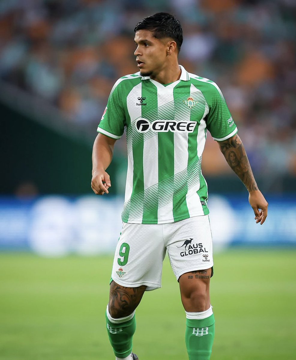 AdanGiraldez's tweet photo. De las pocas veces en mi vida que me da igual qué delantero juegue. Estoy encantado con los dos

Eso sí, alguna vez me gustaría verlos jugar juntos https://t.co/jyoPxJq1HG