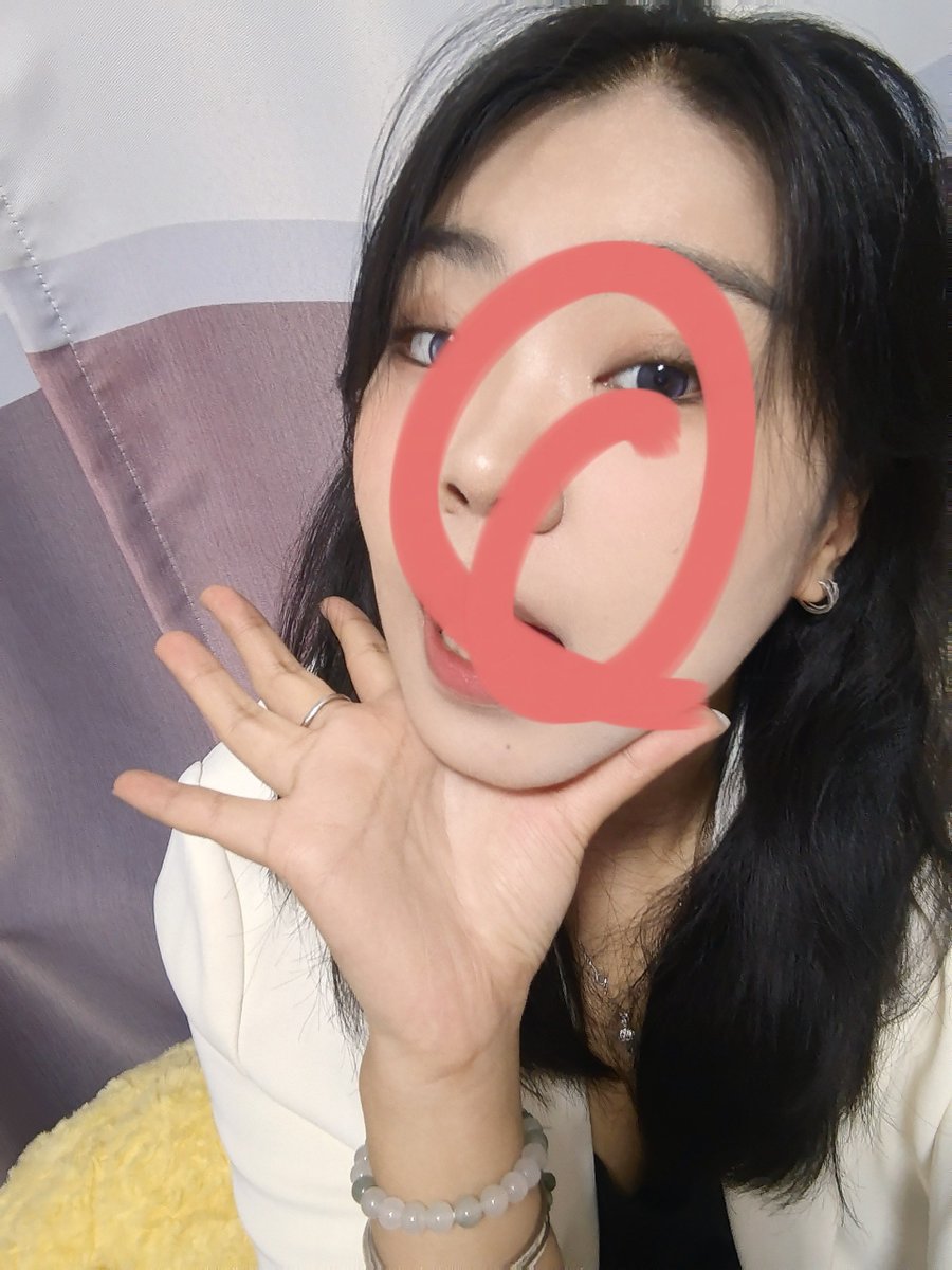2769322x's tweet photo. 绿帽寄送女友的骚鞋骚袜，真香啊 https://t.co/1r3u17x90D