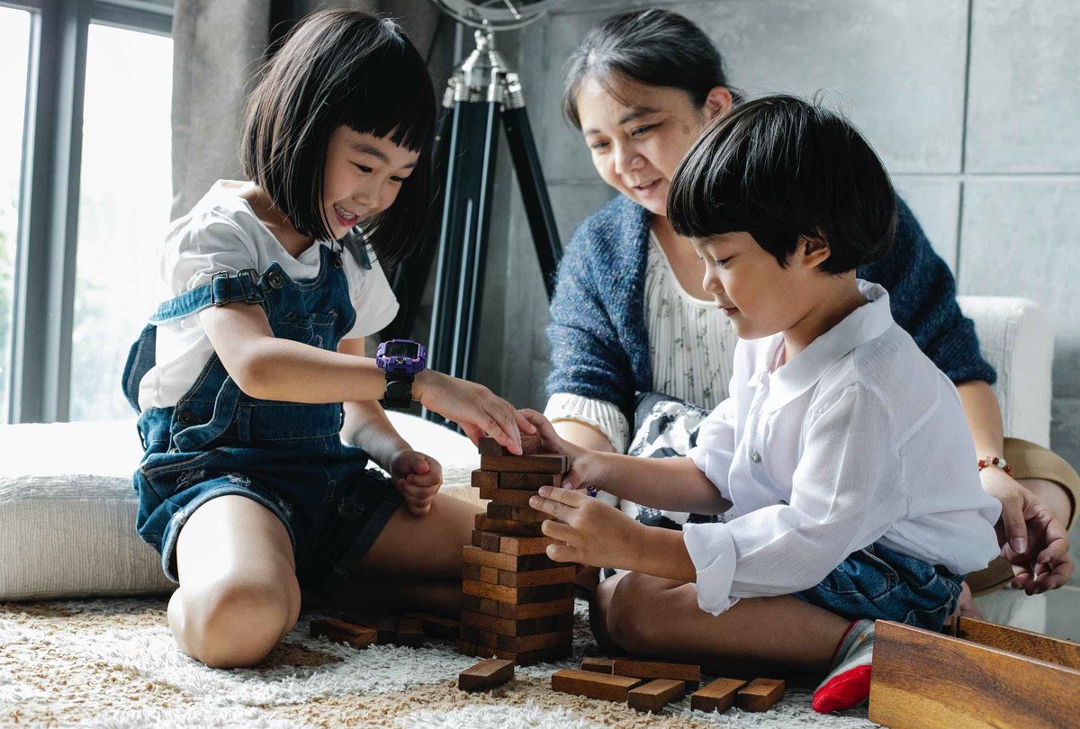 mimiu126799's tweet photo. [Just 20 mins of after-dinner building blocks = my kid’s biggest smile today! Simple, silly, full of tiny wins  #ParentingWin] https://t.co/Tio3W5JKkt