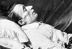 pixiedixi's tweet photo. Mi dispiace, ma la verità non salva dal dolore perché la verità è precisamente la conoscenza dell'annient
#Leopardi #filosofia #Severino https://t.co/AwAMYvYeUu