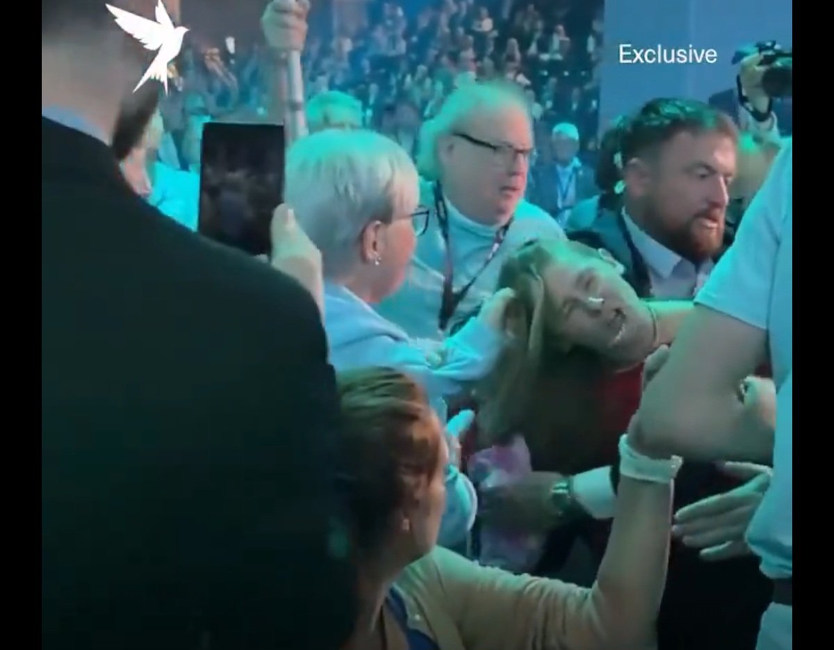 phaid3000's tweet photo. @MarinaPurkiss It's TRULY A CULT 😵
Old disabled people attacking a woman because she asked about THAT £5M 😳😵😲
& just like the #Rapist in Chief #pedolf @POTUS lover @Nigel_Farage is a @pedophile & is mentioned over 40 times in the @epsteinfiles2026 https://t.co/B5apnD7zcD