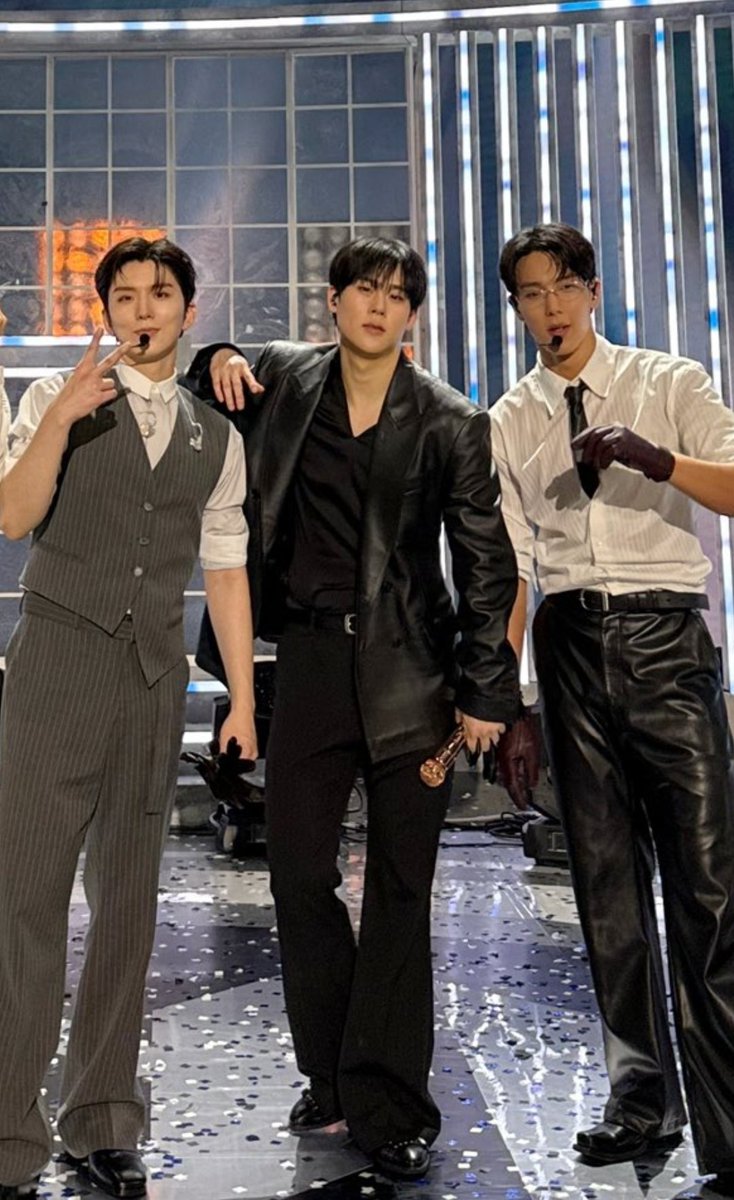 Radiant_JH_1006's tweet photo. 주헌😳😳😳 https://t.co/C7GWRIIPl7