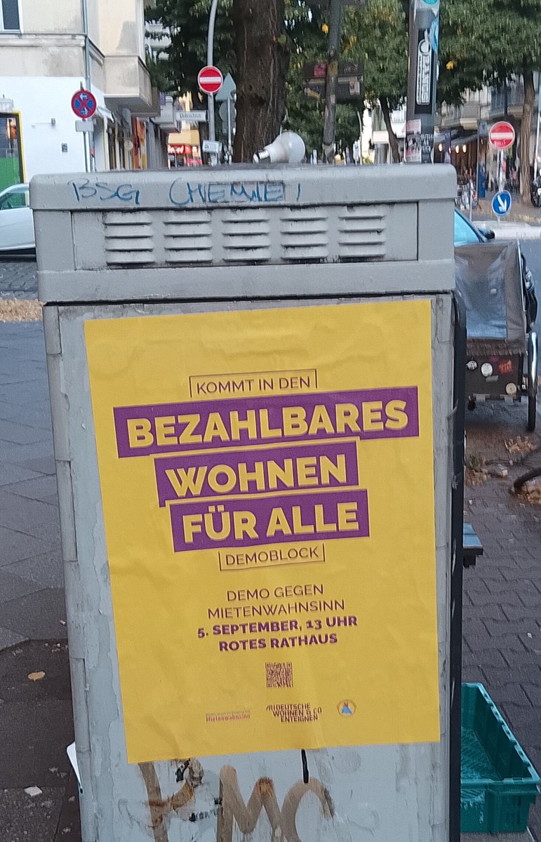 MilieuschutzNK's tweet photo. Der #Volksentscheid zur Vergesellschaftung großer Wohnungsbestände war am 26. September 2021.
Die Umsetzung bringt jeden Monat Mieteinnahmen von 120 Mio. €.
Wer entschädigt eigentlich die Berliner*innen für die durch Verschleppung verlorenen Mieteinnahmen? #Mietenwahnsinn https://t.co/Y1b2ymqSSm