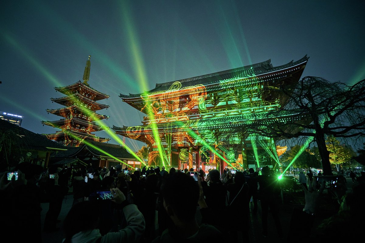 enjoy_tokyo's tweet photo. 浅草寺1400年の歴史を光で彩る✨

「ASAKUSA CULTURE &amp; LIGHTS 2026」が浅草寺で10/30(金)より開催。史上初の浅草寺本堂と宝蔵門で、歴史や文化財をモチーフにした壮大な映像ショーを楽しめます🤗🏮

詳細はリプから👇 https://t.co/unR7MYHeWo