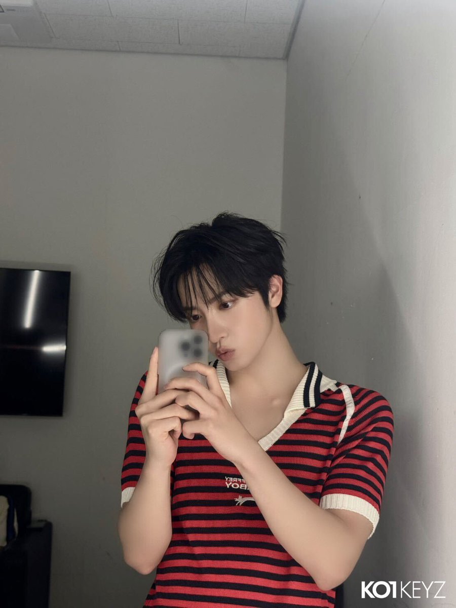 KO1KEYZofficial's tweet photo. 𝗢𝗙𝗙𝗜𝗖𝗜𝗔𝗟 𝗙𝗔𝗡𝗖𝗟𝗨𝗕 𝗨𝗣𝗗𝗔𝗧𝗘!

📓🐰🤍

Check [ KO1NOTE ]
🔗 https://t.co/oPg6ZG4ViT

#KO1KEYZ #KO1KEYZ_FC #KO1NOTE
#コイキーズ #코이키즈 #SIYOUNG https://t.co/Y8KoQpEzcc