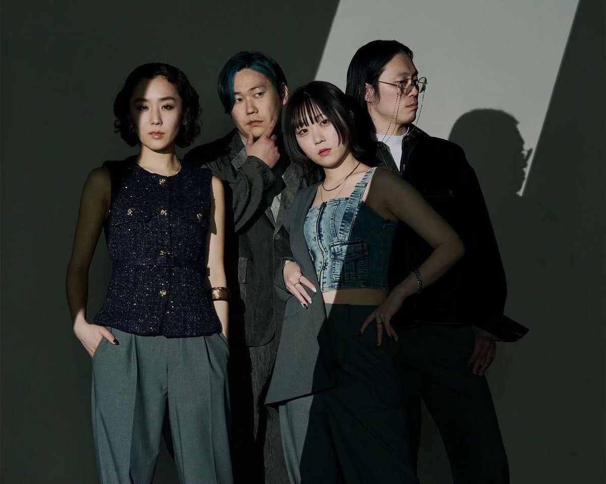 FM802_PR's tweet photo. FM802 & FM COCOLO
DUAL MUSIC PROGRAM
／⋰
　WEEKEND PLUS
　　 DJ田中麻希
⋱＼
9/6(日)朝5時〜からオンエア📡

6時台⬇️
【 #ペンギンラッシュ 望世&Nariken】
インタビューオンエア🎵

𝕏 #おはぷら
リクエストメッセージお待ちしています🙌

✉️ https://t.co/vjlckrI0qv
 
PC/スマホからは #radiko で👂✨
📻https://t.co/xsYB60k8YZ #FM802
