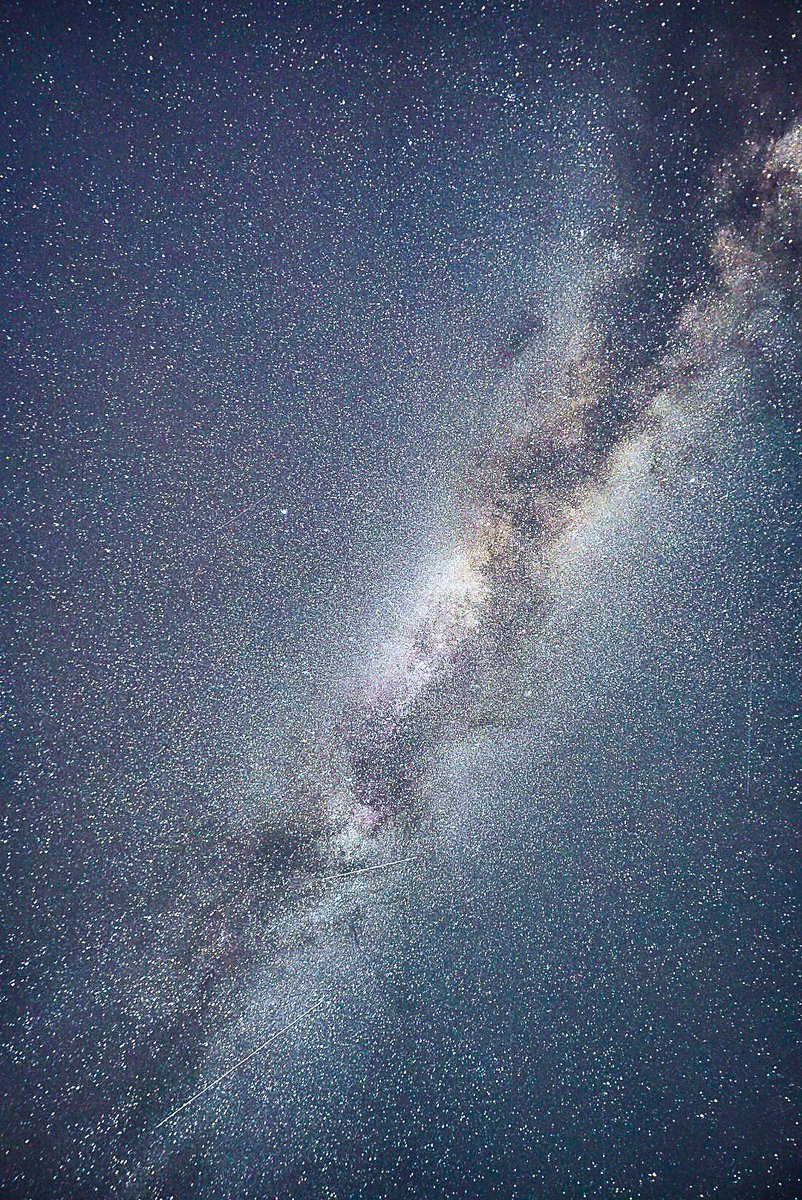 ryo_hata_photo_'s tweet photo. 大台ヶ原から見上げた満天の星と天の川
人生で一度は訪れてみてほしい場所 https://t.co/J6tWF6EdUr