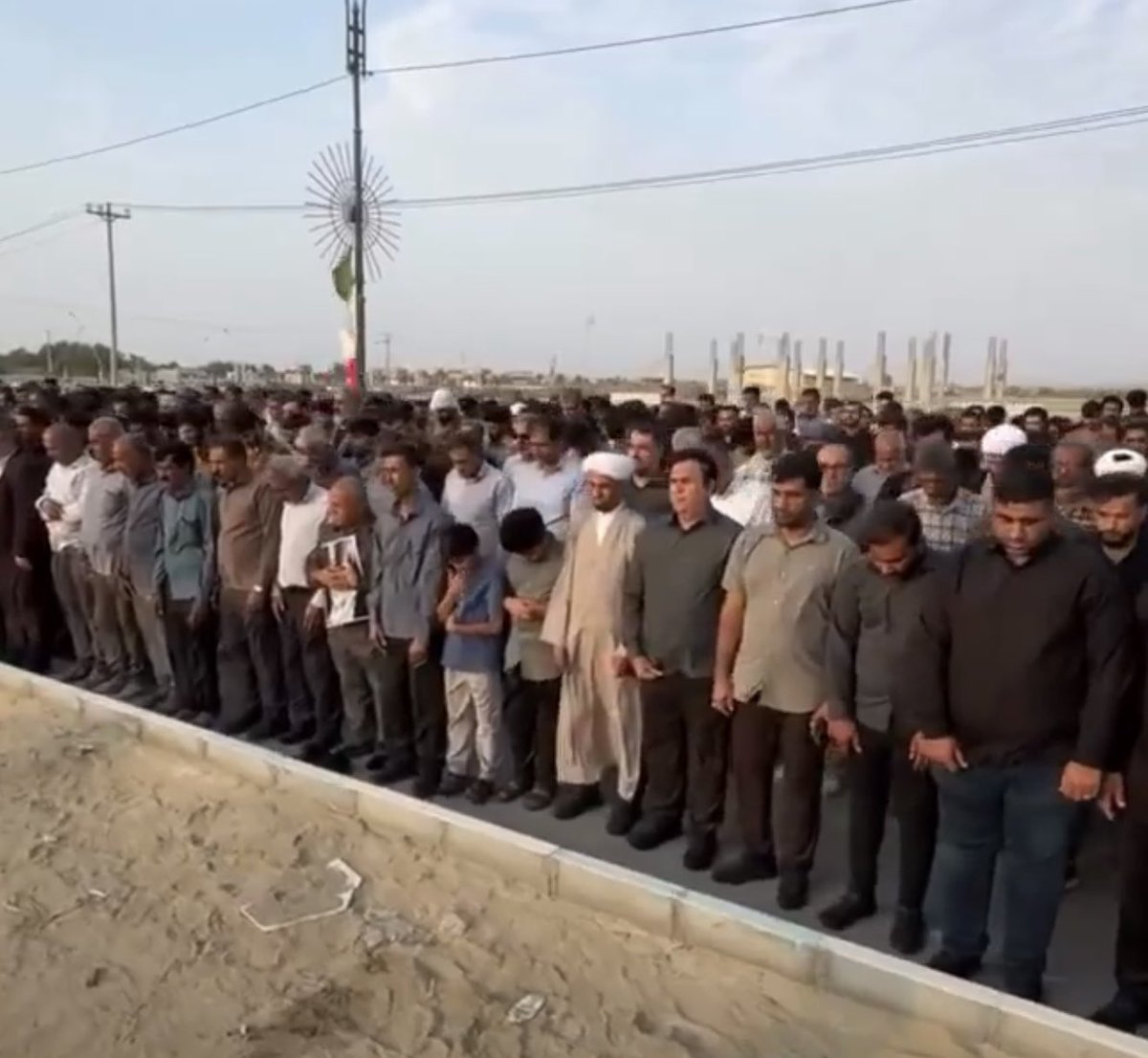 Zaman17J's tweet photo. فارغ از تمام اختلاف‌نظرها، این‌ها فرزندان بی‌گناه یه سرزمینن که آرزوهاشون باهاشون خاک شد.
فراموش نمی‌کنیم. https://t.co/rCpZLu4403