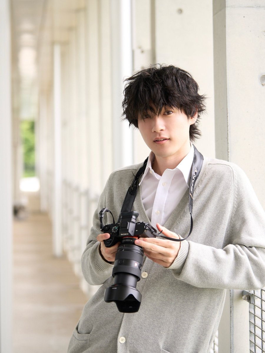 dramaphil_mbs's tweet photo. ちょっと待とうよ、春虎くん 』

📸⊹オフショット写真🏀🧸

大ちゃんカメラマン✨
粋と春虎は大ちゃんが撮影🫧

来週3人に波乱の予感⁉️

第4話見逃し配信中👀
𝐓𝐕𝐞𝐫🔗https://t.co/ruBfvCYHZN
𝐅𝐎𝐃🔗https://t.co/RPXdIdnZWx

#ちょとら
#中川翼 #桜木雅�� 
#高橋璃央 

毎週木曜深夜放送中！ https://t.co/asTWsmeumt