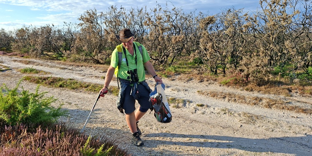 NewForestNPA's tweet photo. Our rangers visited 145 locations across the National Park in August sharing with more than 4,000 people how they can help care for the Forest.
From Bolton’s Bench to East Boldre, the team highlighted the importance of following the #NewForestCode and adhering to Public Space Protection Orders (PSPOs) which ban people from petting and feeding Commoners’ ponies, as well as using bbqs and flames in the open countryside to reduce the threat of wildfires.
August highlights included:
🚒 Supporting Forestry England and emergency services’ response to a heathland wildfire, appearing in media interviews sharing safety messages and highlighting the impact of the incident
🐦 Co-ordinating patrols to support rare ground nesting birds and fire safety, protecting the habitats and wildlife that call the National Park home
🏪 Visiting businesses following the fire to offer guidance and support, with many traders and campsites encouraging safer driving in the Forest and backing efforts to ban open flames during the heightened wildfire alert status
👪 Attending family-friendly events including Lepe Wildlife Wonders and Burley Fair, sharing enthusiasm and knowledge about the Forest’s special nature with the next generation