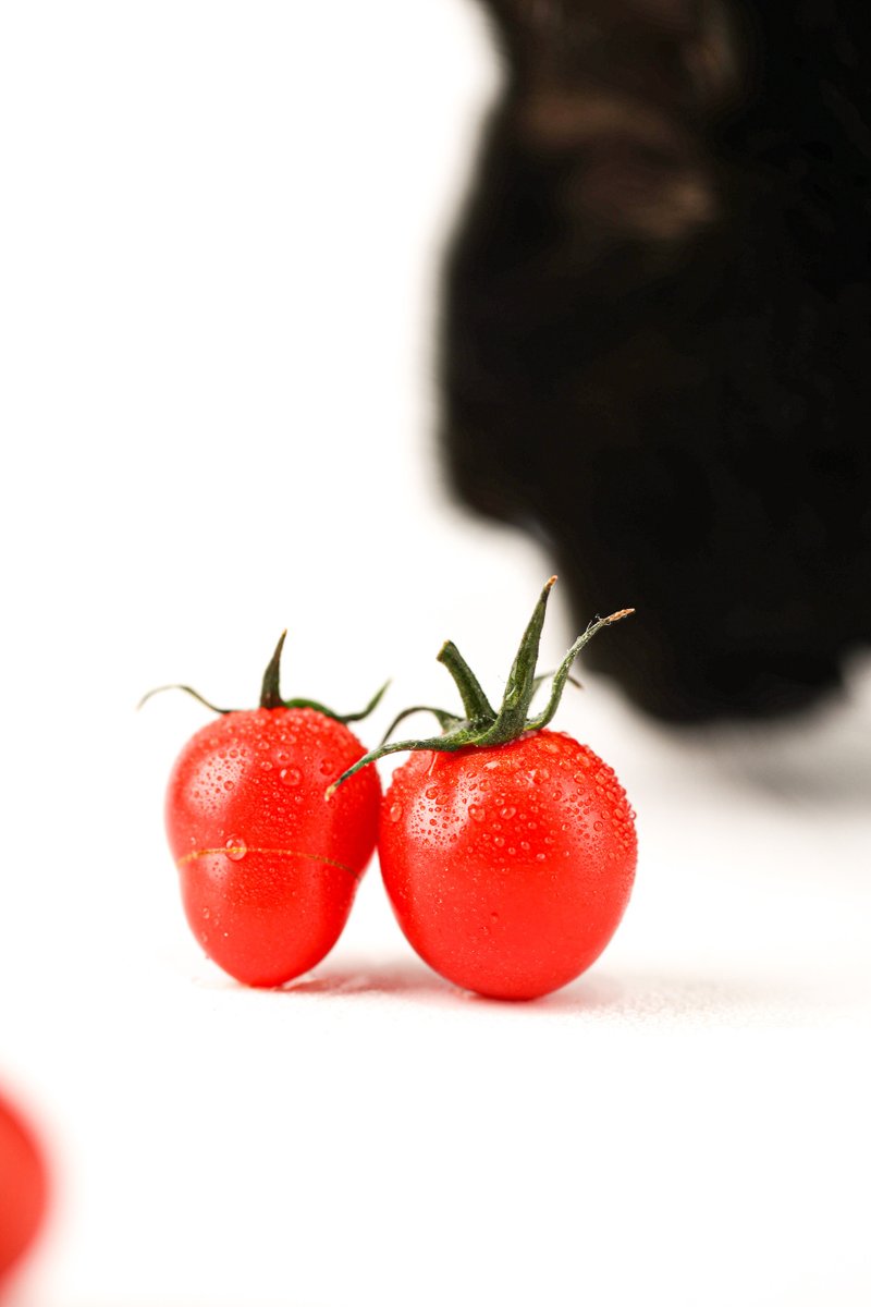 amira756292's tweet photo. Just tried the new organic cherry tomatoes—burst with sweet, tangy juice, no bland aftertaste at all! Perfect for quick salads or snacking. https://t.co/COs0RqCWit