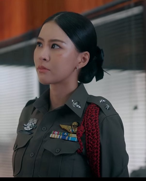 balenxto's tweet photo. ตำรวจ                                 ชายฉกรรจ์แต่งญิ๋ง https://t.co/W7vUR1iDy2
