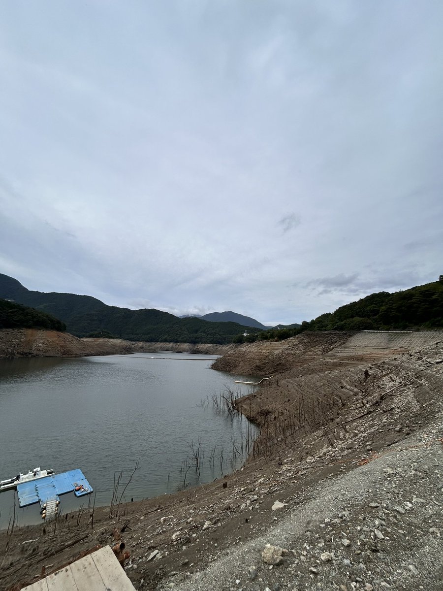 halogened's tweet photo. 早明浦ダムやばくない？
貯水率8%台らしい https://t.co/051oaIh9nx