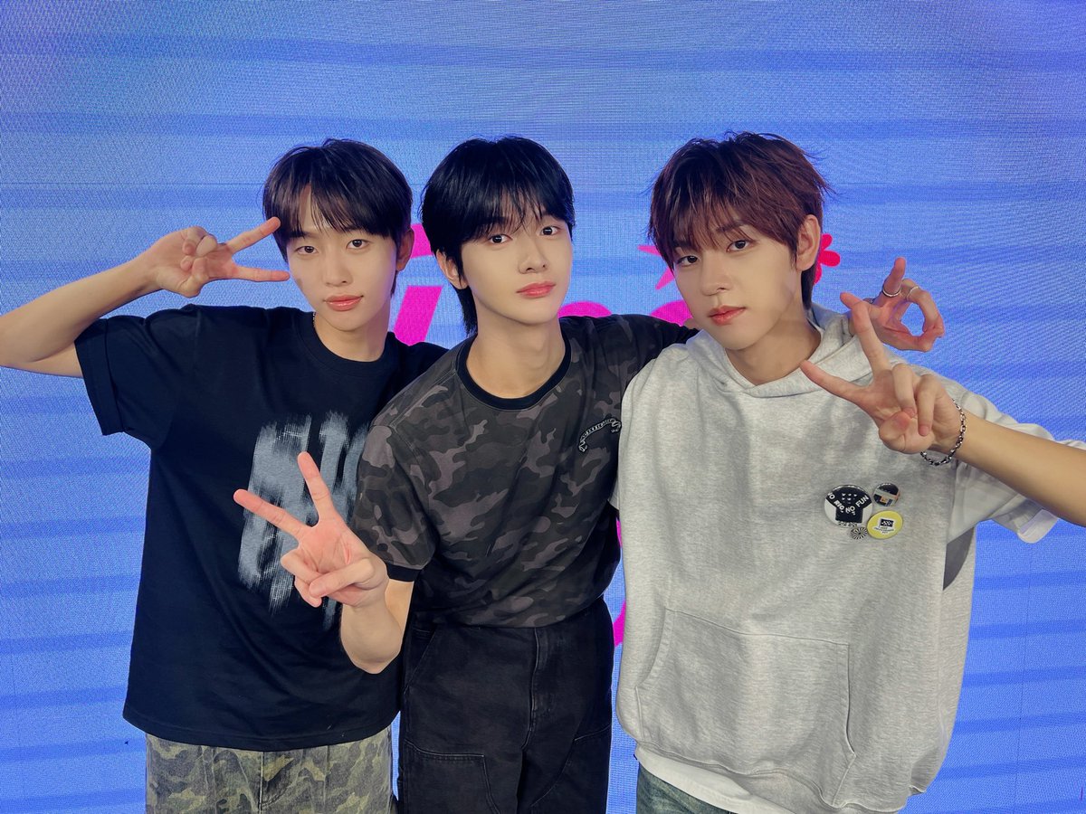 DRIPPIN_JAPAN's tweet photo. [📸] #DRP_PIC

◾ 2026. 09. 05
◽ KISS ENTERTAINMENT
 
情熱あふれるDREAMINのおかげで、今日もパワーいっぱいの1日を過ごせました✨
明日のイベント最終日まで一緒にしてくださいね💓

#차동협 #ChaDongHyeop 
#차준호 #김동윤 #이협 
#CHAJUNHO #KIMDONGYUN #LEEHYEOP https://t.co/spaBcZgYqV