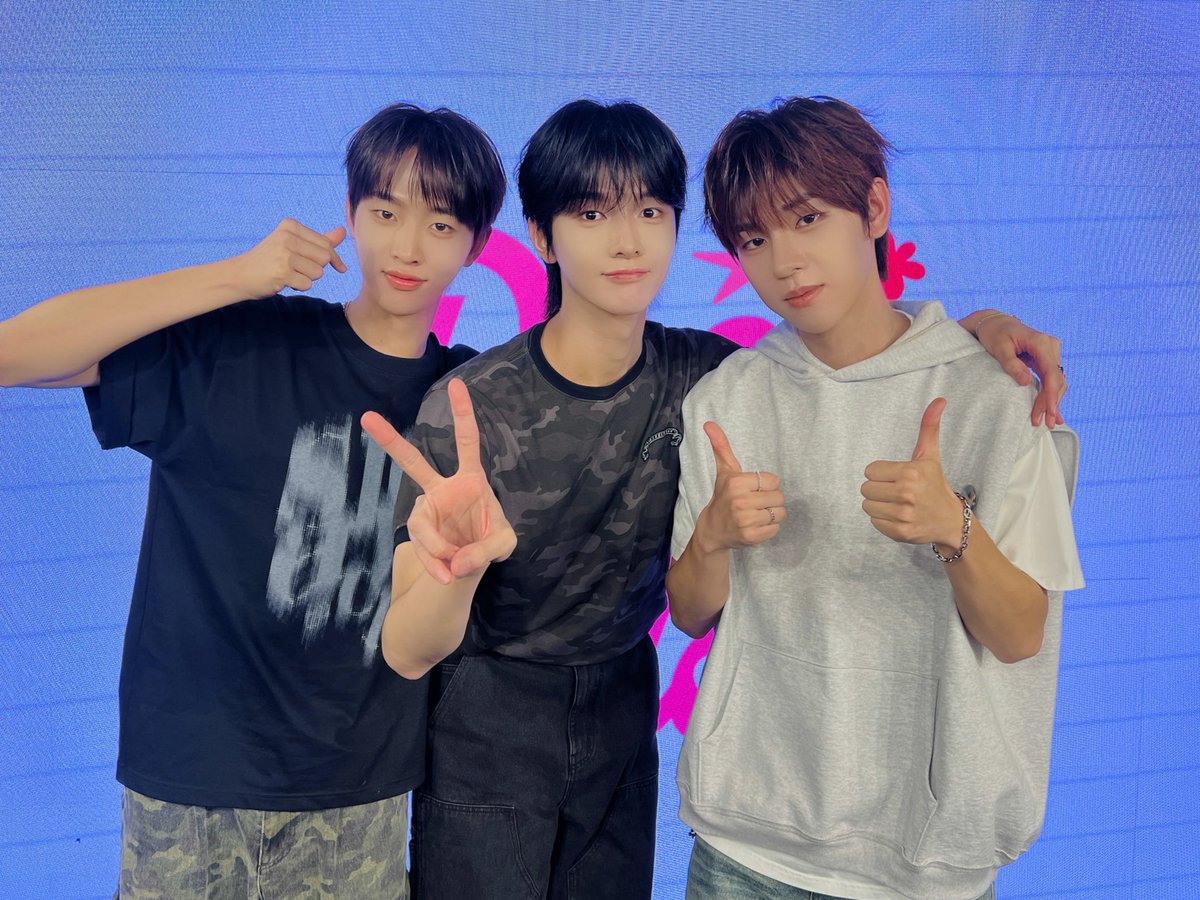 DRIPPIN_JAPAN's tweet photo. [📸] #DRP_PIC

◾ 2026. 09. 05
◽ KISS ENTERTAINMENT
 
情熱あふれるDREAMINのおかげで、今日もパワーいっぱいの1日を過ごせました✨
明日のイベント最終日まで一緒にしてくださいね💓

#차동협 #ChaDongHyeop 
#차준호 #김동윤 #이협 
#CHAJUNHO #KIMDONGYUN #LEEHYEOP https://t.co/spaBcZgYqV