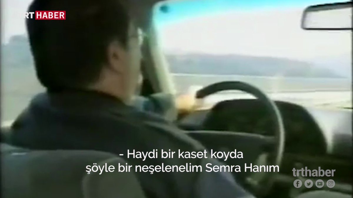 bdalgin's tweet photo. Tarih, yapanları yazar

(Başbakan Demirel Boğaziçi Köprüsü inşaatında; Başbakan Özal Fatih Sultan Mehmet Köprüsü’nü geçiyor) https://t.co/U7rBd2TleL