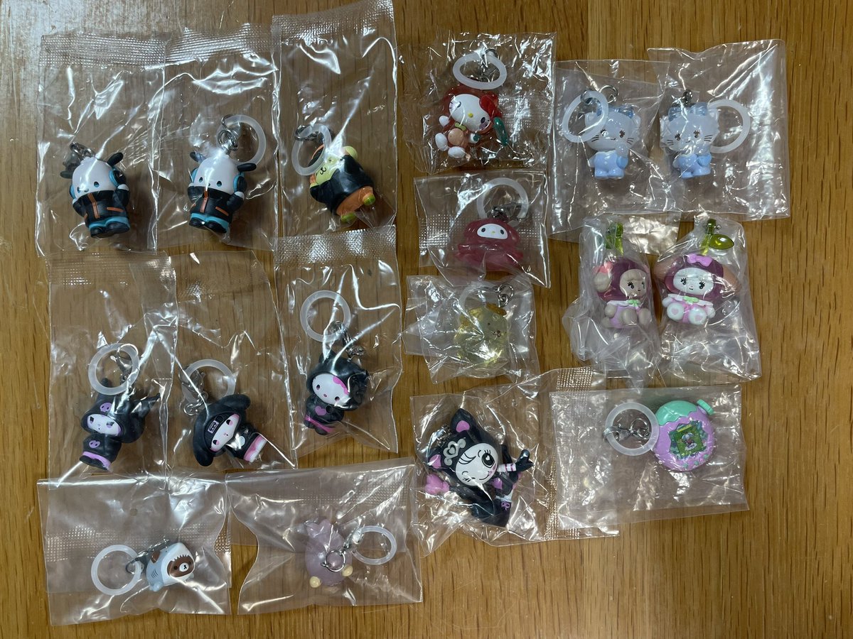 sa60407853's tweet photo. 【交換】
サンリオ mikko PEANUTS オラフ
カラともマスコット クレヨンしんちゃん ひまわり けろけろパーティー めじるしアクセサリー 交換

譲 ))画像1〜4
求 ))固ツイ  mikko、キティ何でも検討します

ムースはmikkoめじるしとの交換優先

アプリ通し
お気軽にお声掛けください🎀 https://t.co/0aUj9DIlix