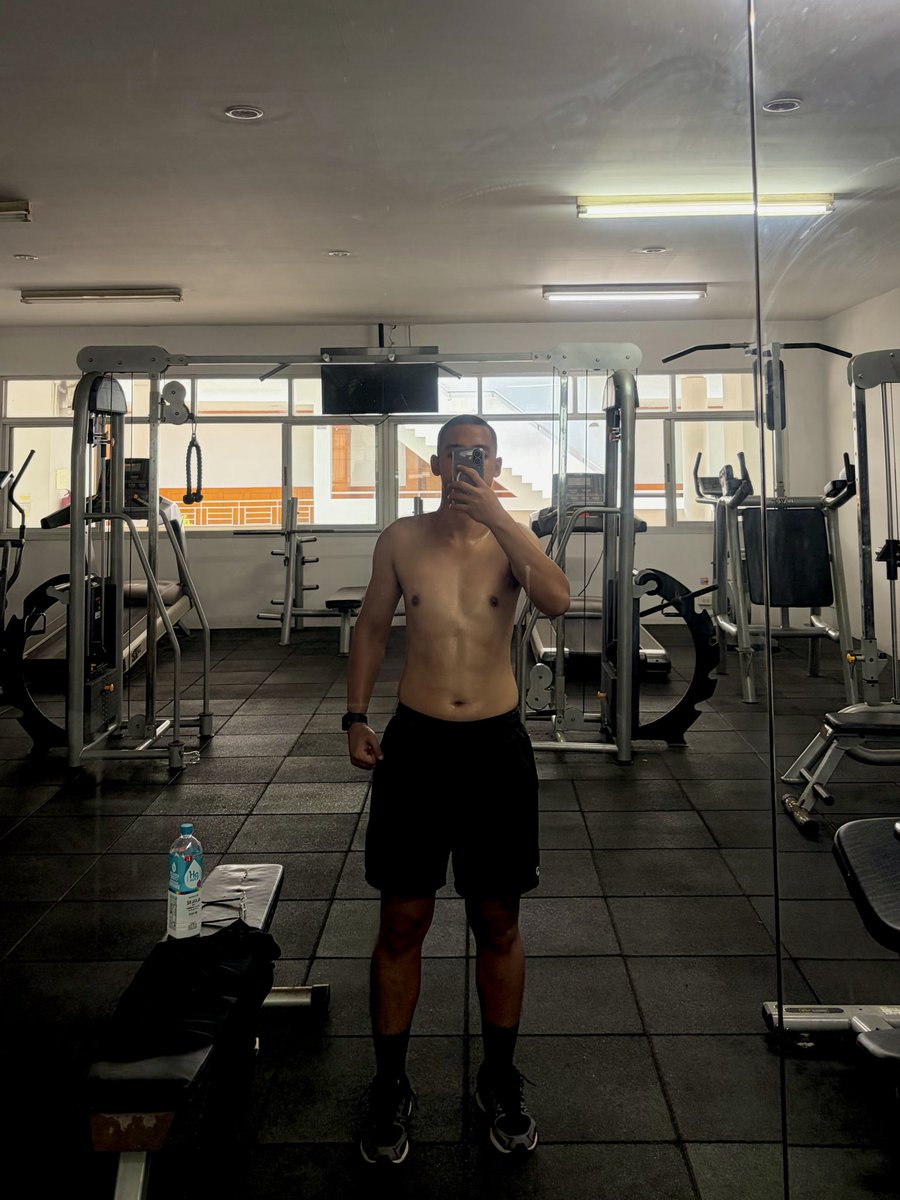 ttxe_s's tweet photo. อีกเดือนเดียววว🤪 #กทม https://t.co/DNhRCEHtCA