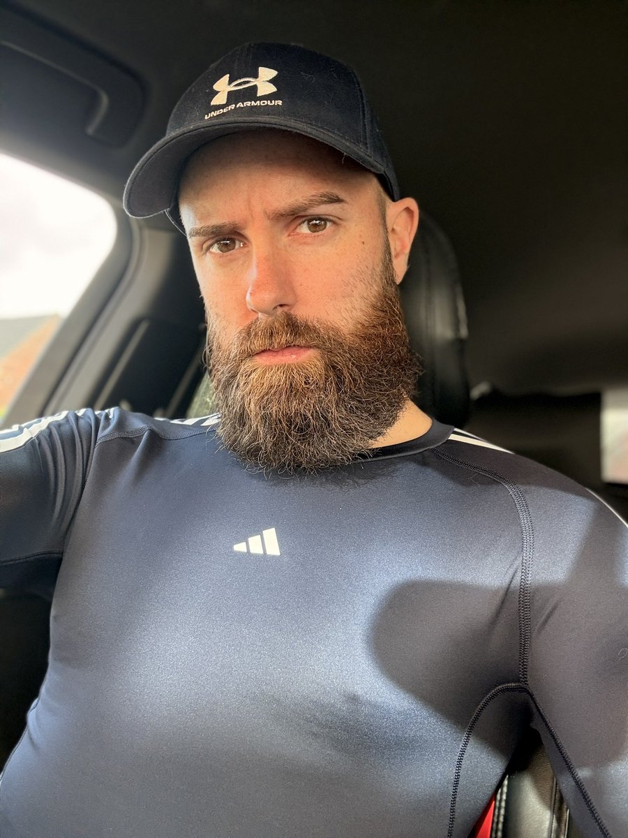 UKDomMaster's tweet photo. Gym time https://t.co/bREoQQyU5P
