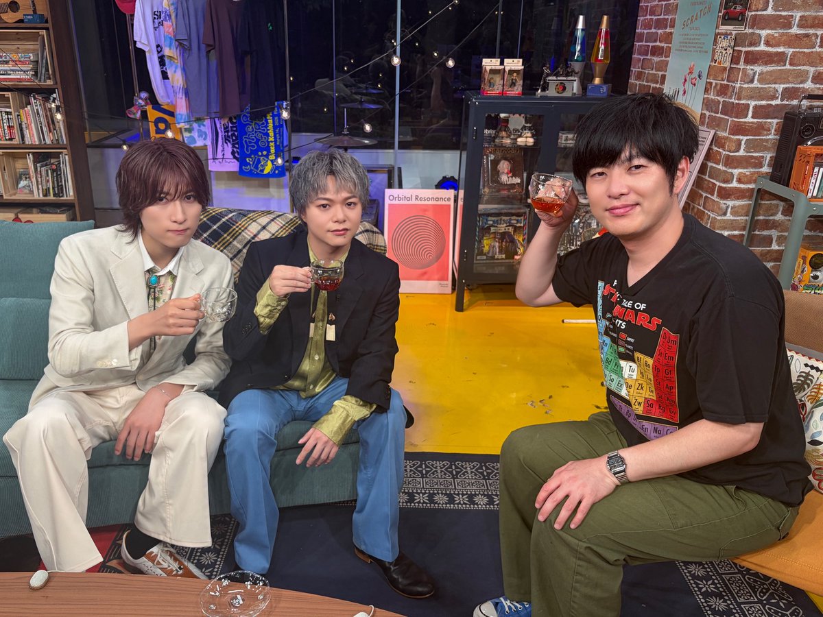 Supdra_staff's tweet photo. ／
#志村玲於 #飯島颯 出演
TOKYO MX「70号室の住人」
未公開部分を含むTVer配信スタート💫
＼

生放送前後の未公開部分も込みの見逃し配信がスタートしました！
愛してやまない紅茶、アイスの話も！

🔗https://t.co/sgzIZaXvhN

ぜひご覧ください！

@Room_No70_ 
#スパドラ #SUPERDRAGON https://t.co/wA6nvAFA4y