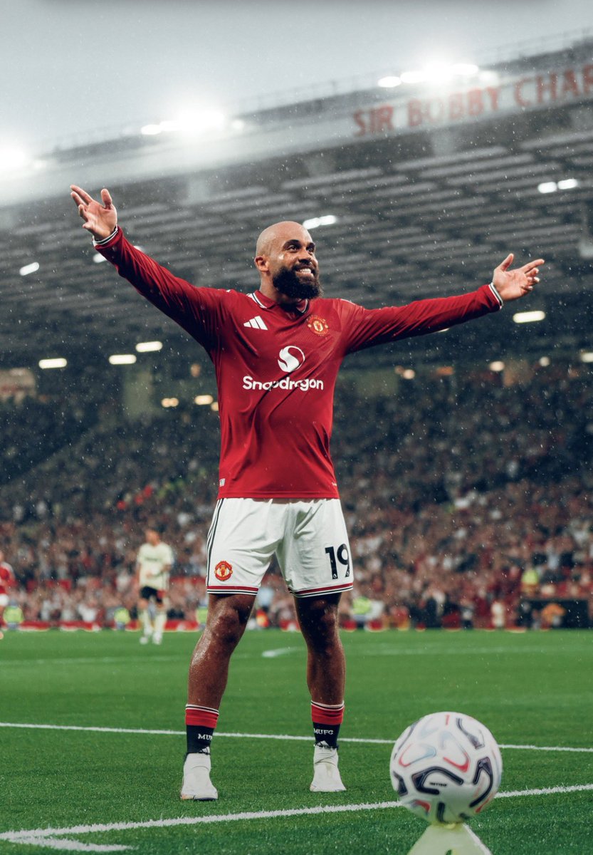 UtdLifestyles's tweet photo. 📢 𝐎𝐅𝐅𝐈𝐂𝐈𝐀𝐋! Bryan Mbeumo’s finish against Ipswich has won United’s Goal of the Month Award for August ❤️🎯

#MUFC #GGMU #ManUtd #NewSeason #Summer #FootballFans #FootballTwitter #Footballnews #TransferNews #SummerTransfer #Transferstrategy #EPL #PremierLeague #EnglishPremierLeague #PL