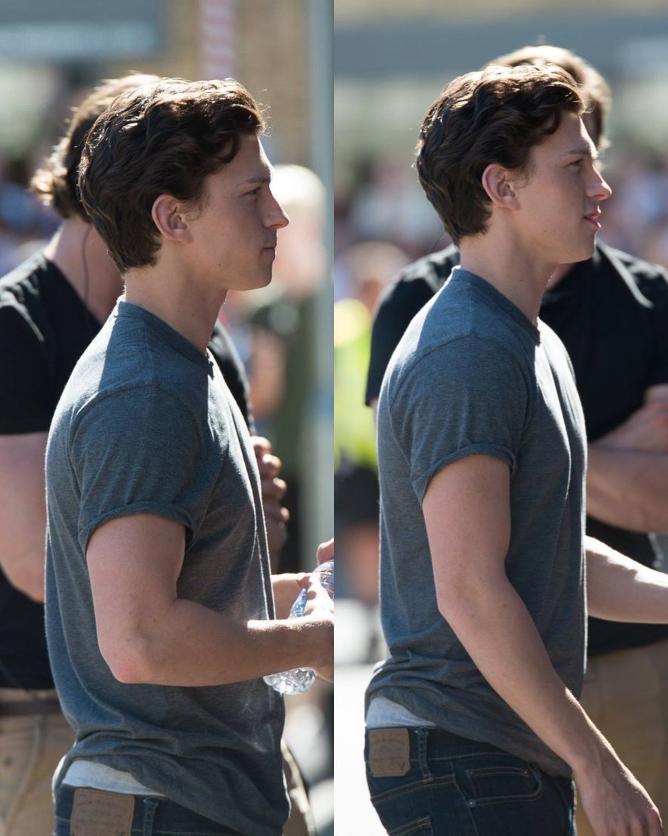 TomHolland4K's tweet photo. What's a straight man doing with all that cake? 🤔 https://t.co/bX7fWn5hBy