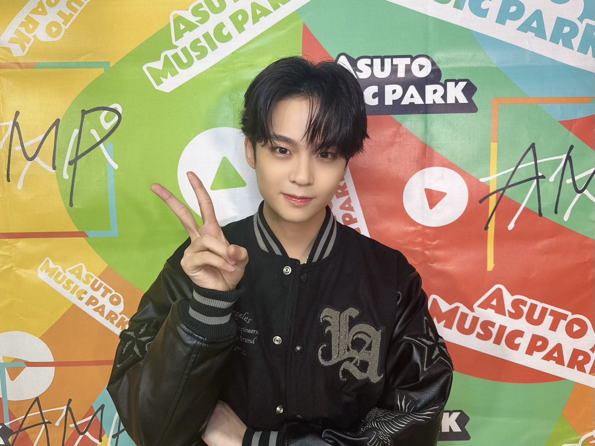 onenonly_tokyo's tweet photo. 『ASUTO MUSIC PARK 2026』にご来場した皆さん
僕たちは #ONENONLY(#ワンエン オンリー) です🐶

◤ WHO?? ◢  
ボーカル🎤
#REI (#沢村玲)

Instagram📸
🔗https://t.co/R3UUcS5z5M

@ASUTOMUSICPARK
#アスパ #AMP2026 https://t.co/FlenvG345w