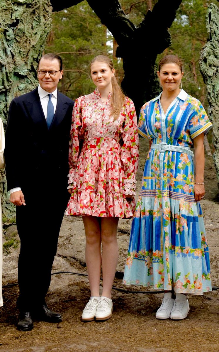 royalchildren_'s tweet photo. #CrownPrincessVictoria #PrinceDaniel and #PrincessEstelle of Sweden attend the inauguration of Cristina Iglesias' sculpture "Aurora Borealis Star Dome", in the Princess Estelle Sculpture Park, in Stockholm, Sweden 🗿 -June 2nd 2026.
.
📷 : Sara Friberg/Kungahuset. https://t.co/d66H2c4UqG
