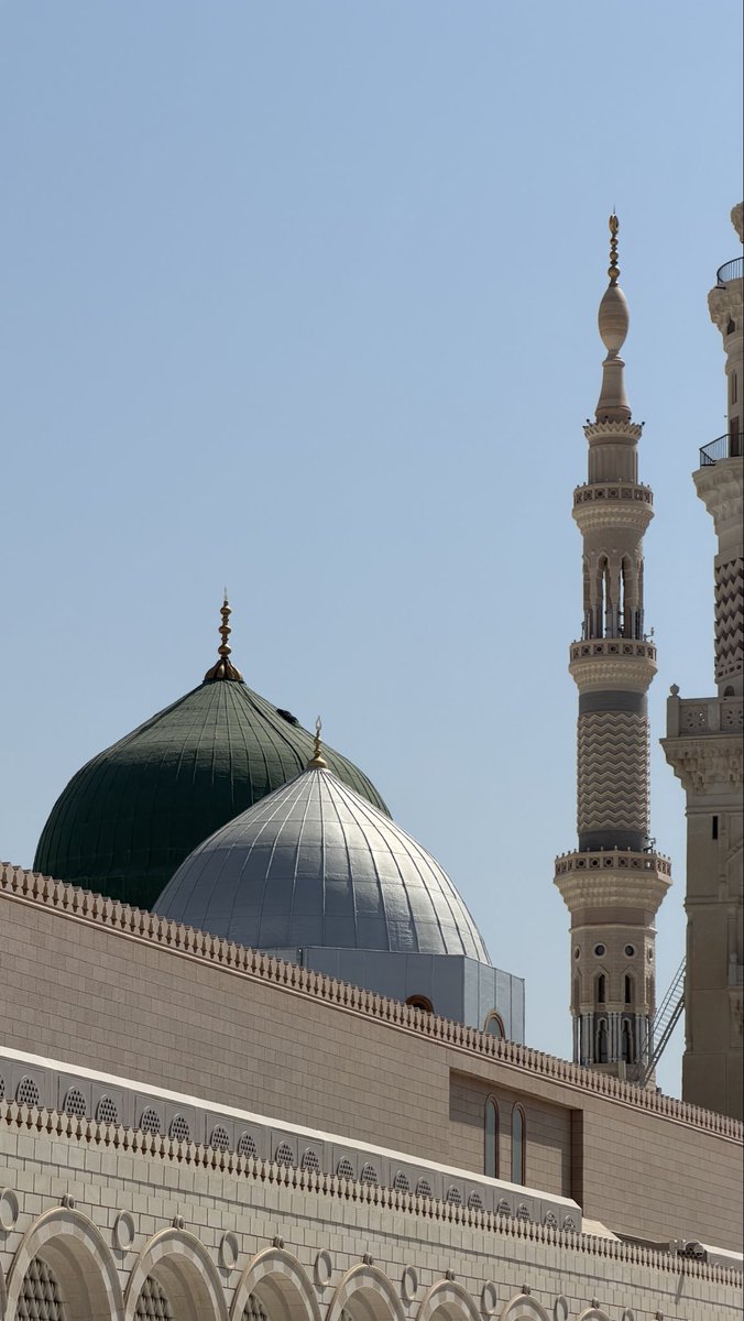 eeiin_1's tweet photo. إذا نسمتْ من نحوِ طيبةَ نسمةٌ
تتبعَها مـنـي الفؤادُ المتيمُ 🤍 https://t.co/aXavGKw32S