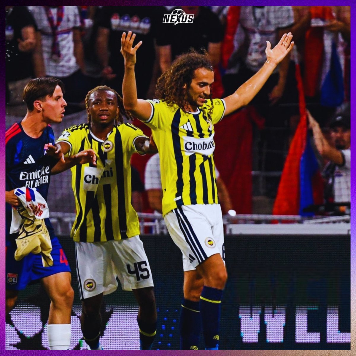 nexustransfer's tweet photo. Ersin Düzen: “Ülkeye, isme, takıma göre ceza veriyorsunuz.

4 maç ceza alan bir futbolcunun sahada tekme tokat birilerine saldırması gerekir.

Ronaldo âlâsını yaptı, para cezası aldı.” https://t.co/aipQoXjZCa