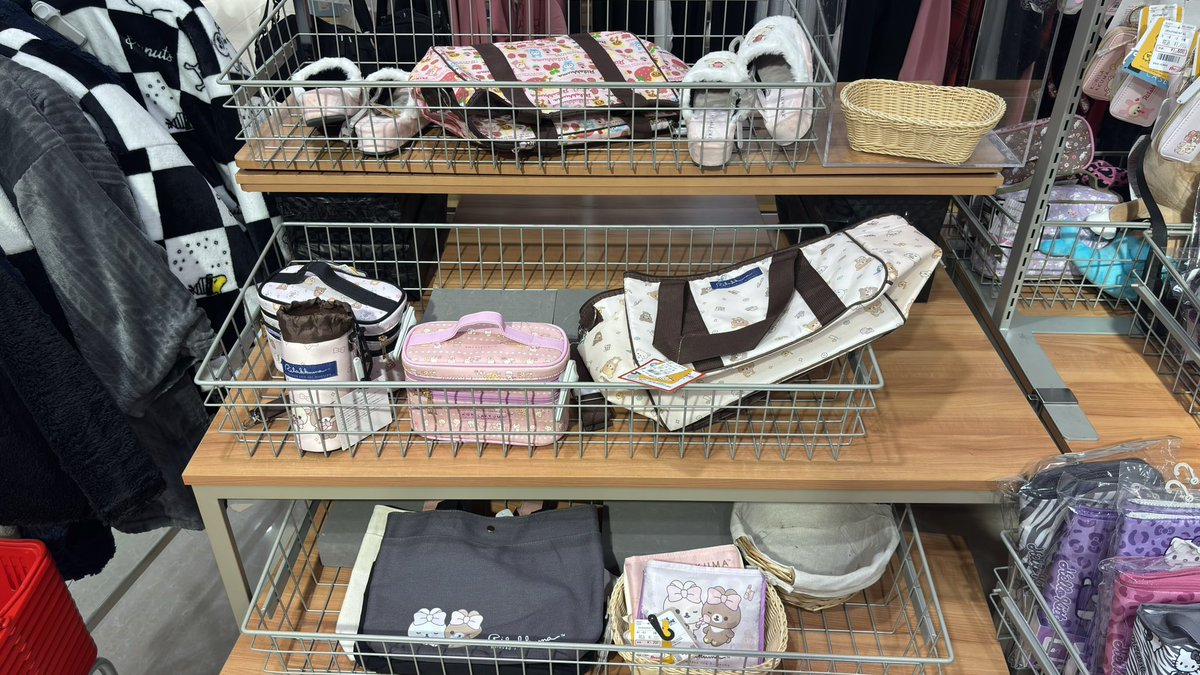 ChairoiOoguma's tweet photo. 今日はバイト終わりに神戸のリラックマストアへ！
店長は出会えなかったけどなんとピュレグミコグマ1発ゲット！！最近クレーンゲーム覚醒してる！！ https://t.co/mKFrENvOKM
