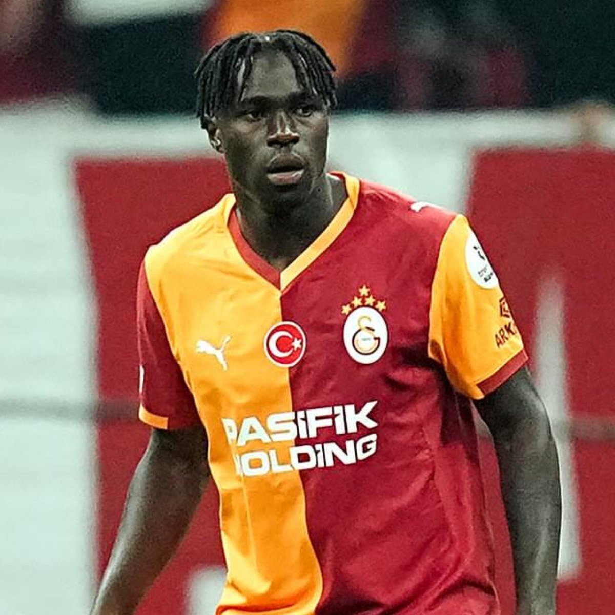 forzacimbom's tweet photo. Wilfried Singo, sakatlığı nedeniyle Sporting maçında forma giyemeyecek. (Çağatay Çelik) https://t.co/ty7fEHd86C