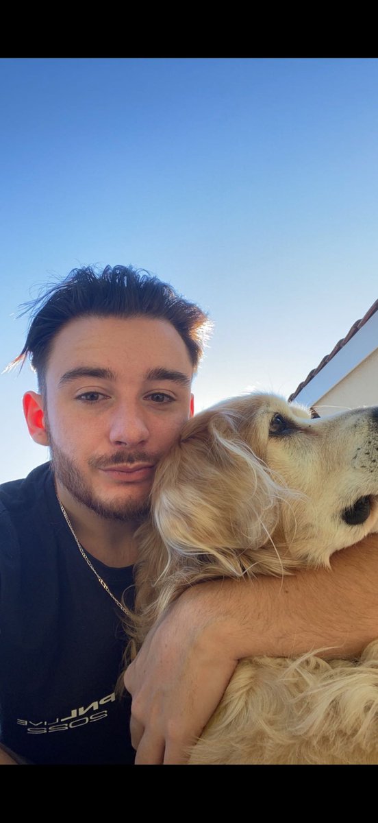 ZayRoX__'s tweet photo. Il est parti ce matin, il s’est laissé partir dans mon jardin avant que je puisse l’emmener au véto.. j’suis au fond c’est la pire douleur au monde.. 

j’le considérais comme l’être humain le plus cher à mes yeux, Il a eu la meilleure vie possible mon p’tit Louky 🕊️🦮 https://t.co/jErPhBLP4x