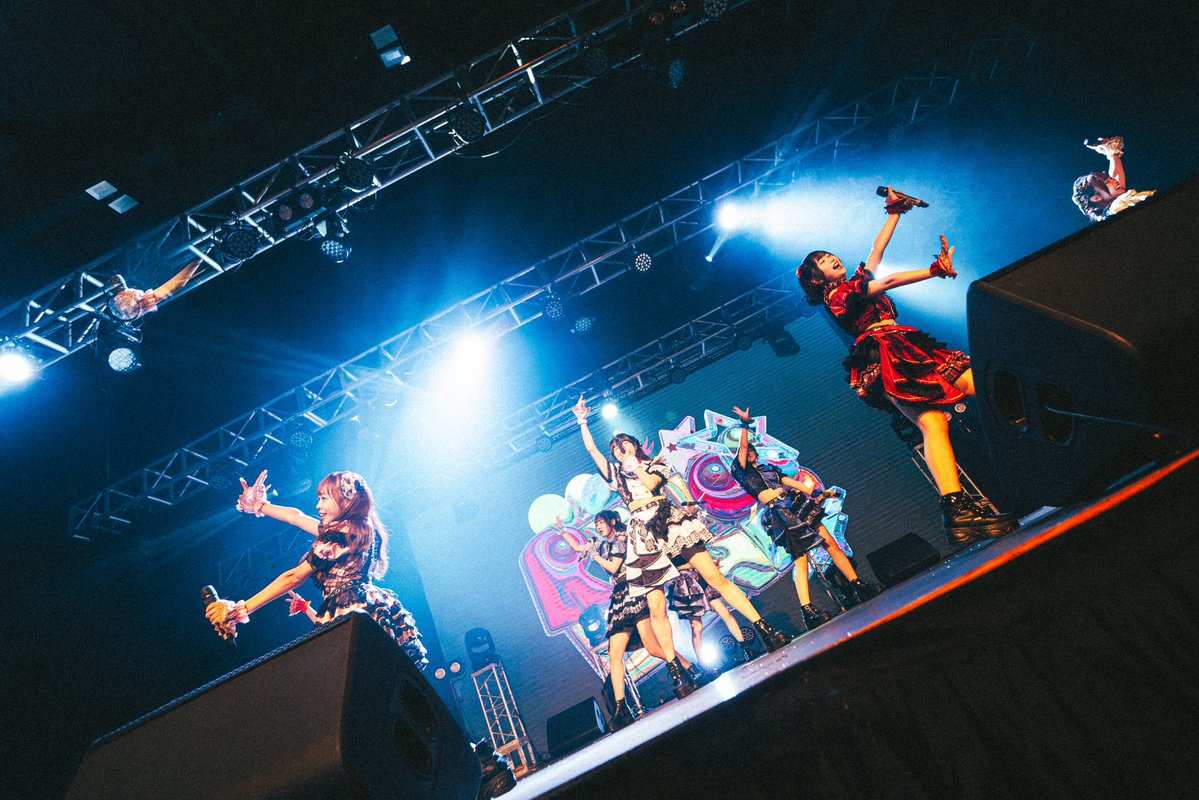 REVOLAND_jp's tweet photo. #REVOLAND #即レボ 

- - - - -
🎪シャニムニ＝パレード
@ShanimuniParade 
- - - - -

📝レボあるある
無料チケもあるので人いっぱい

photo by @ikuhasan1983 https://t.co/NDCxXYFPCA