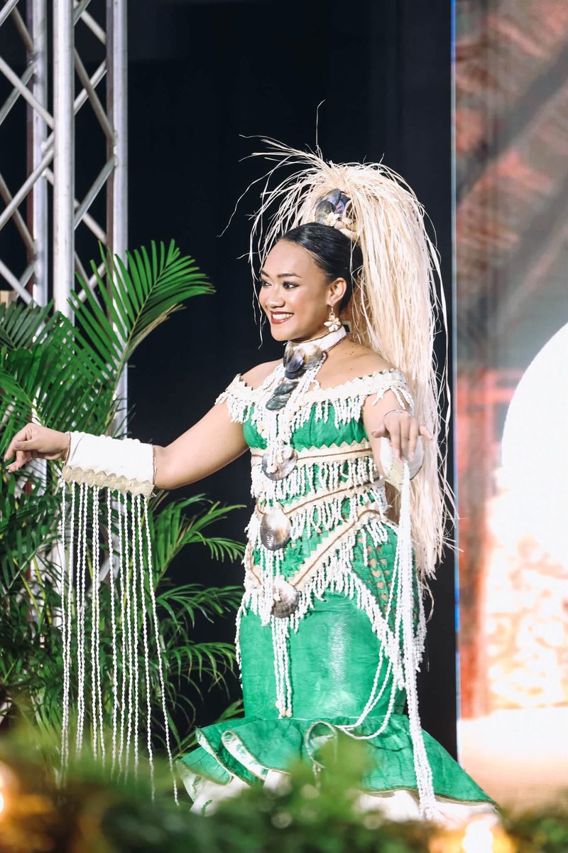 lotzNlotz's tweet photo. beautiful! our new Miss Samoa 🇼🇸 👑 https://t.co/tRoVtUHVzV