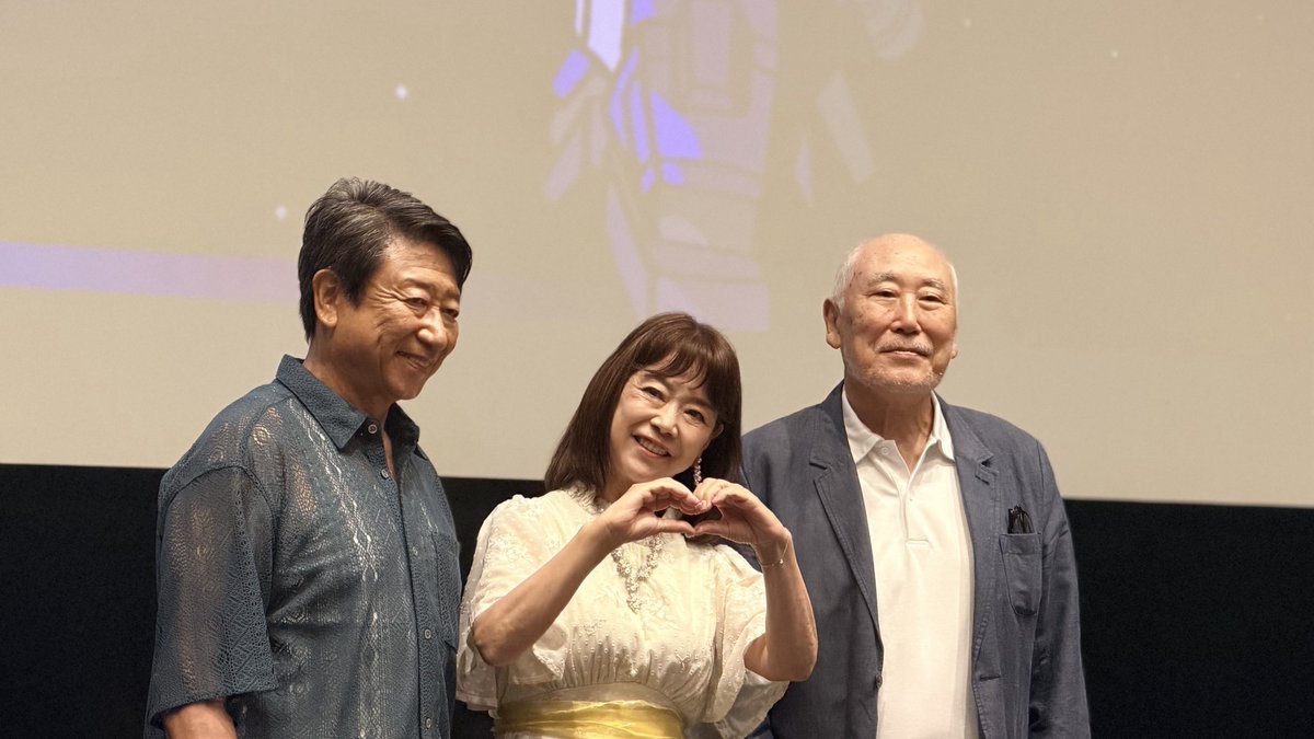 tsyncombi's tweet photo. 放送40周年���念
『蒼き流星SPTレイズナー』
V-MAX上映
行ってきましたー⚡️

大画面大音量で見れて最高だったし、トークも含めめちゃくちゃ濃厚な時間だった🔥🥰

そして高橋監督のサインめちゃくちゃ嬉しい〜〜🥹💕💕💕
第2回楽しみにしてますッ！！！
#レイズナー https://t.co/sxqKrsuJ7U