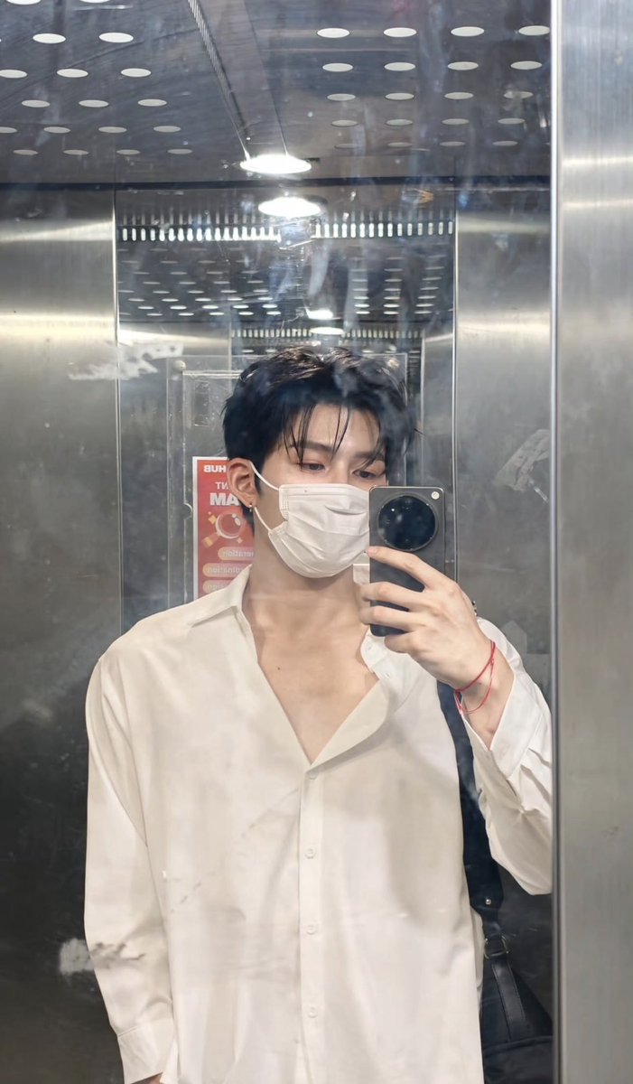 ppwjinbo's tweet photo. คือถ้าตอนเรียนกุมีแบบนี้ในห้องสอบบอกตรงๆว่ากุลืมสิ้นที่อ่านมา หล่อไรขนาดนี้อะ บ้า https://t.co/BWwUTEZrUU