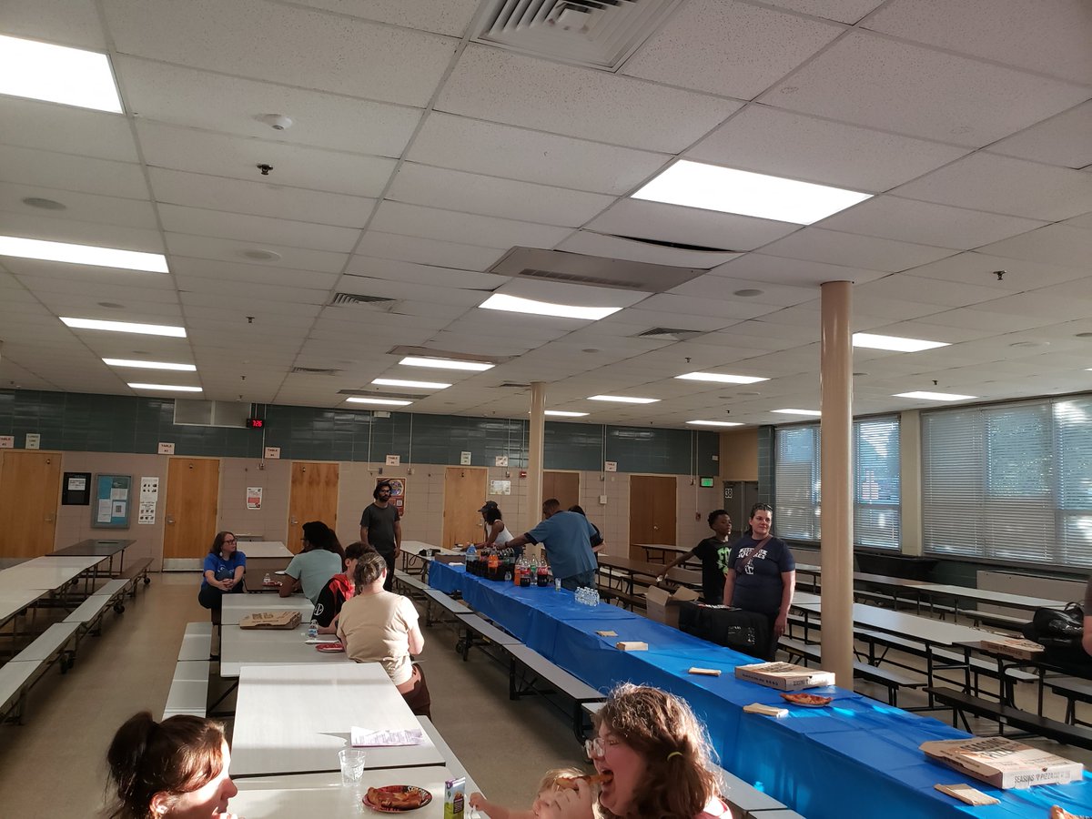 jfreedman_bcps's tweet photo. I attended the first annual Parkville Power Night.  It was a fantastic open house event for families and the community!  @ParkvilleMS https://t.co/2PHRxxhkvO