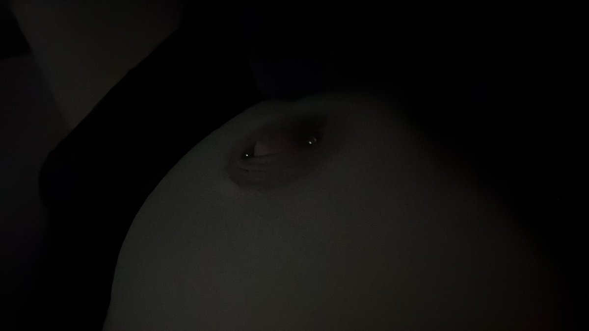 totallyscarred's tweet photo. i have no one else to show these to :(( #nsfw #nsfwtwt #boobies #porn #goonette #virgin #nipple #nipplepiercings #boobpic https://t.co/1XOq2iTlqK