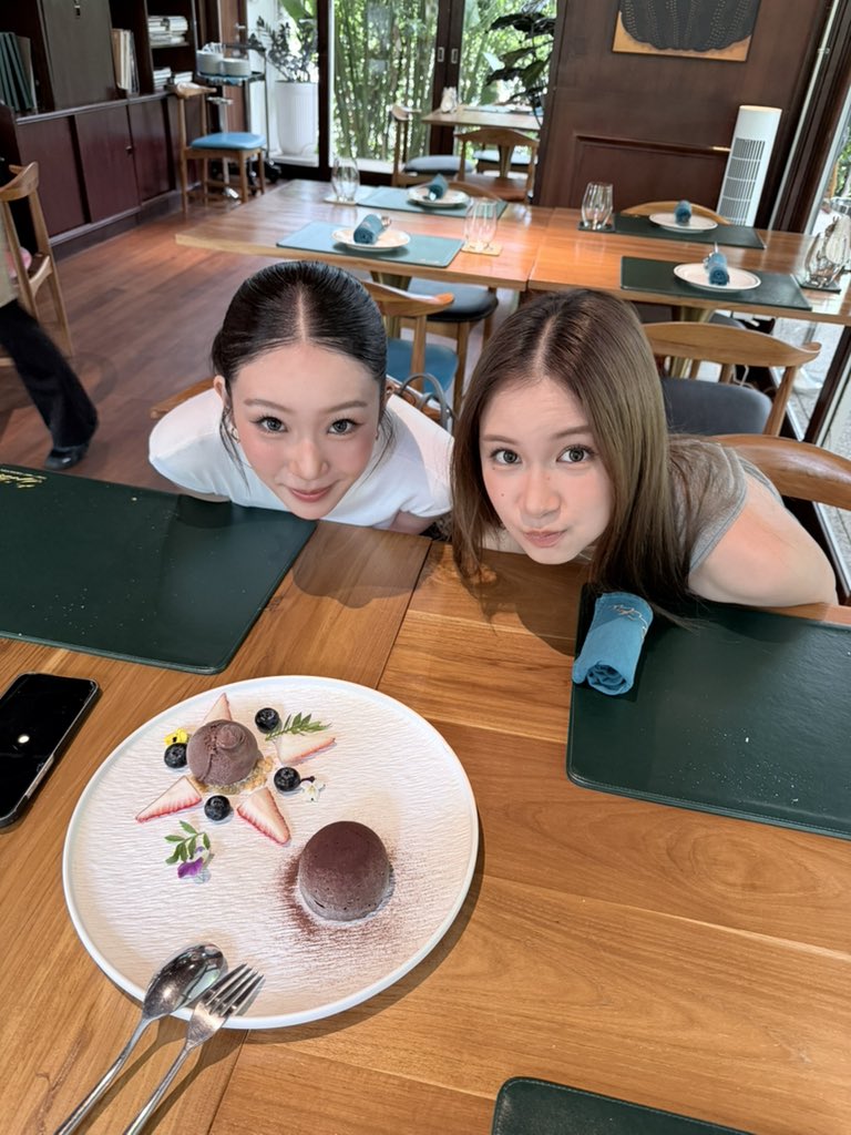mataaptr's tweet photo. เดททึกับสองจิ๋ววว🤏🏻 @Acare_ct @pitchapaeyah https://t.co/mLS0kSfdbN