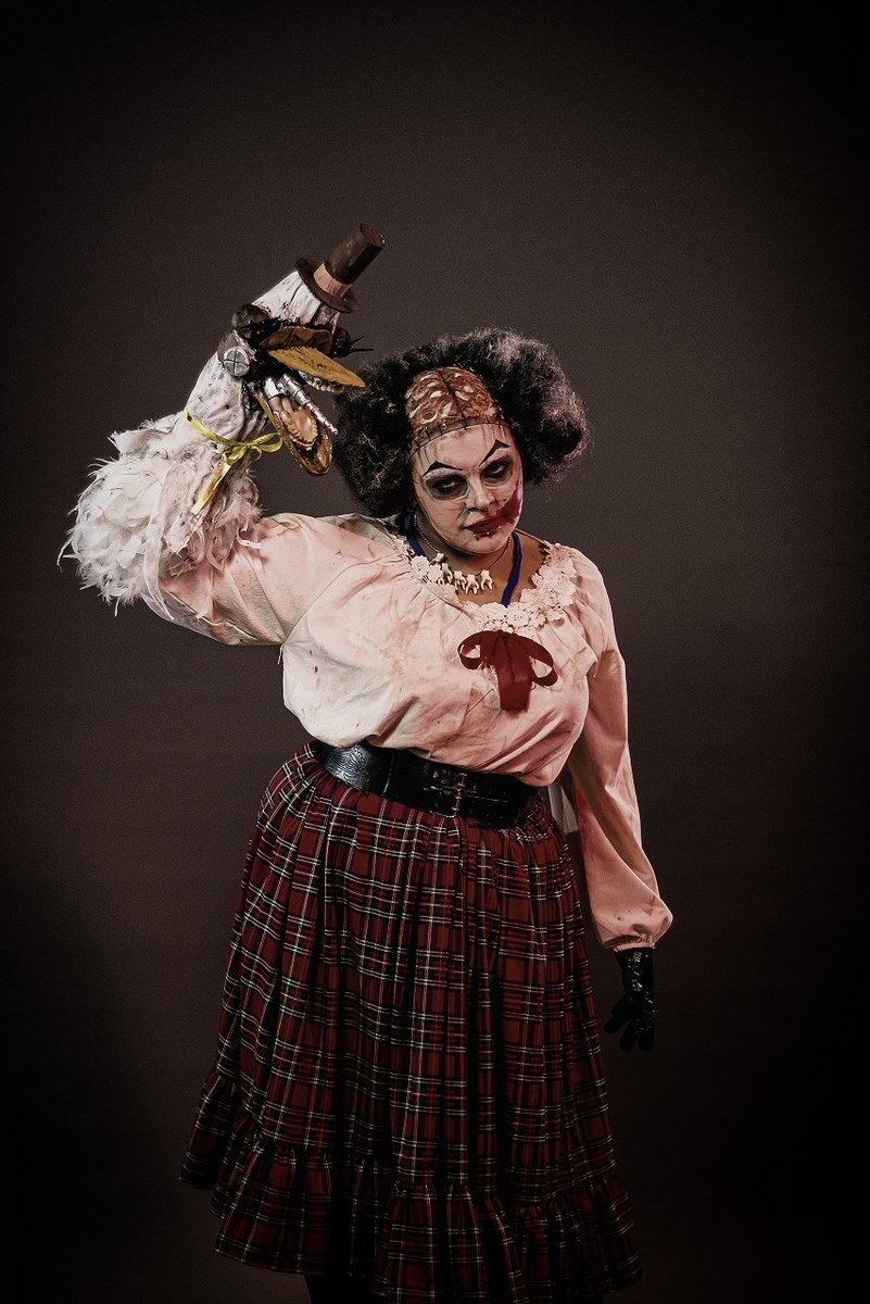 maaskiin's tweet photo. Big Mother is here! 🦆

In August, I attended several festivals in my Gooseberry cosplay. I'm sharing these photos with you. I really, really love them ✨🍎 

#Theoutlasttrials #mothergooseberry #cosplay #outlastcosplay #outlasttrials #outlasttrialscosplay #outlast #gooseberry https://t.co/QaARhbvYYe