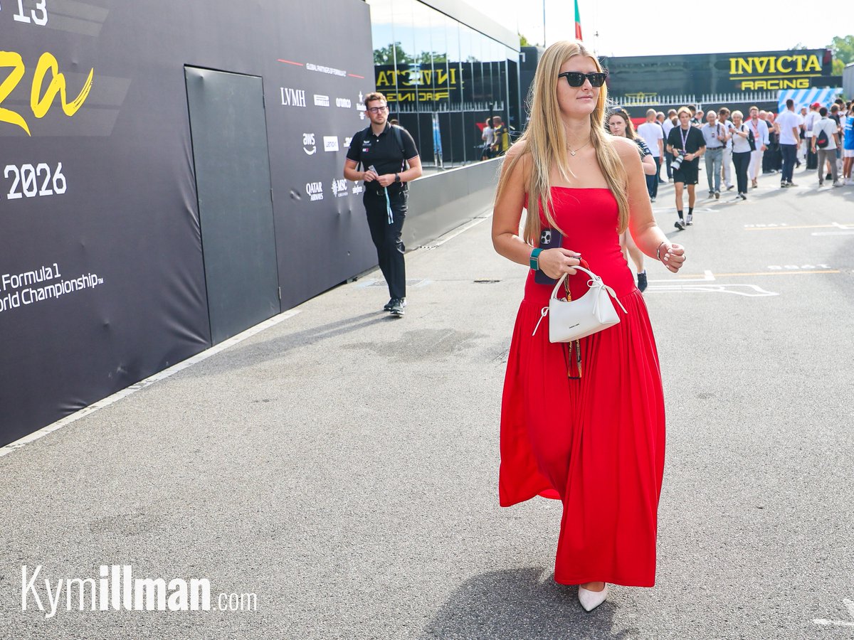 KymIllman's tweet photo. LOST
Oliver Bearman expected his girlfriend, Alicia, to be right behind him as they walked into the paddock together. He was surprised to discover she’d peeled off and hadn’t taken the fast lane with him.
Thankfully, the pair reunited a short time later!
#f1 #f1content #ItalianGP