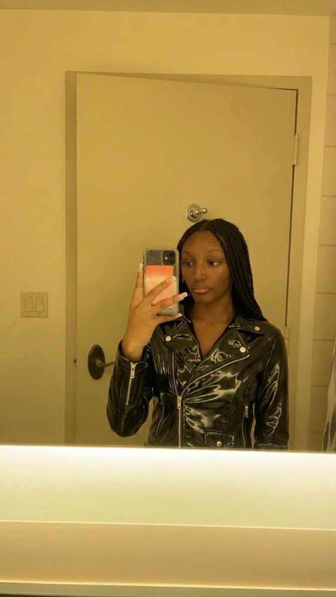 keracreamy's tweet photo. Late night latex https://t.co/II6HZtc2Gp