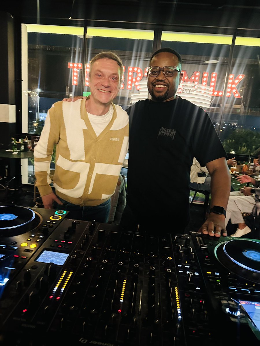EdsoulSA's tweet photo. Last night at TigersMilk in Randburg w/ @RalfGUM #HouseAffair #GoodVibes https://t.co/VeiurmSHMc