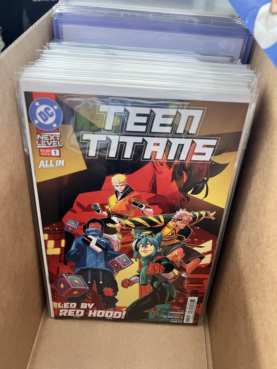 PrimeComicTH's tweet photo. แอบพก Teen Titans 1 มานิดหน่อย มากระซิบที่หน้าร้านได้เลยย🫣 https://t.co/VC5CJp55LQ