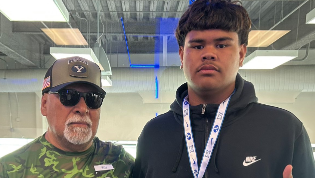 sixstarfootball's tweet photo. Hawaii Football Stock Up: Who to Know on the Islands

📈Size, speed and athleticism headline this group from the Islands🔥

STORY➡️https://t.co/DAQ4Sex1VY

@hunterfujikawa @CarsonGraham_28 @MaaugaC @Azaryas808 @KalaiNihipali8 @KingPitts0 @Matai_Alo @TauPurcell @SialeReid https://t.co/s7C3zeUUFb